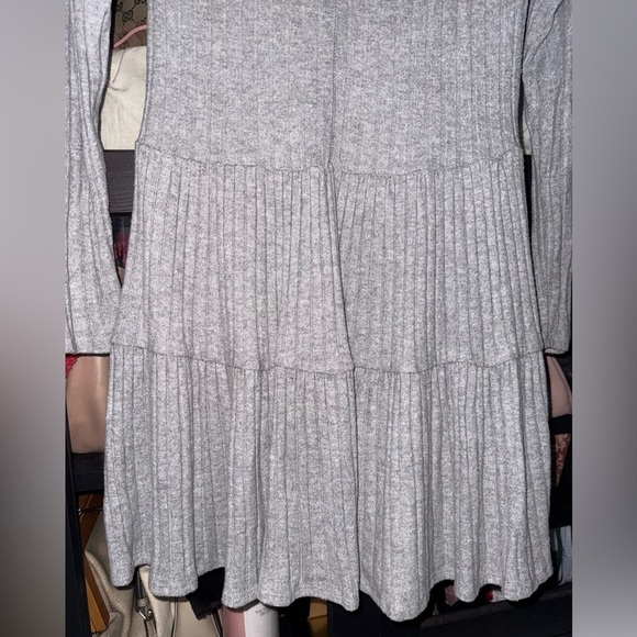 Forever 21 Light Gray Long Sleeve Dress - Picture 3 of 6